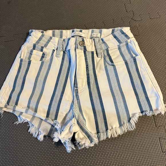 KanCan Shorts - Picture 1 of 2